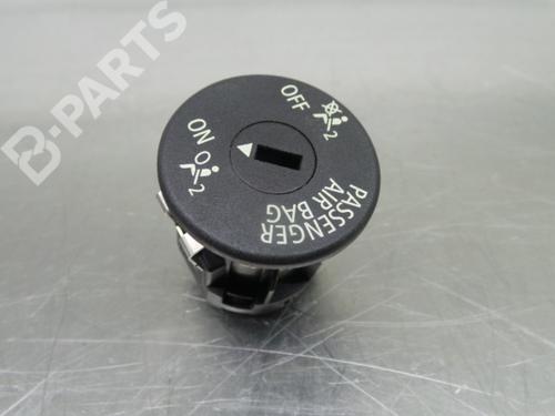 Switch BMW 5 (F10) 520 d (184 hp) INTERRUPTOR AIRBAG PASSAGEIRO