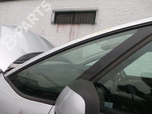 front-left-quarter-glass-citroen-c4-picasso-i-mpv-ud_-16-hdi-2006-2007-2008-2009-2010-2011-2012-2013-2014-2015-4189294 main image