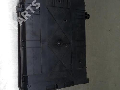 Używane Skrzynka bezpieczników PEUGEOT 208 I (CA_, CC_) 1.2 VTI 82 (82 hp) 6963951