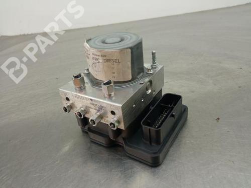 Used ABS pump RENAULT KADJAR (HA_, HL_) 1.5 dCi 110 (HLA3) (110 hp) 9253022