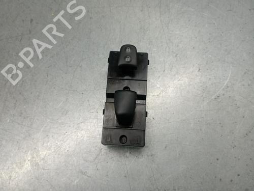 Used Right front window switch NISSAN JUKE (F15) 1.5 dCi (110 hp) 10101444
