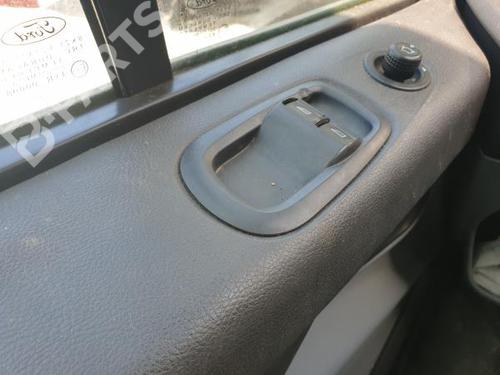 Solvant, l’un des composants de la peinture voiture solvantée