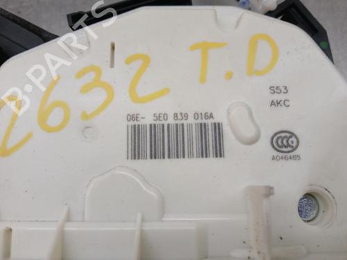 Rear right lock SKODA RAPID Spaceback (NH1) 1.6 TDI | BP12477113C99 