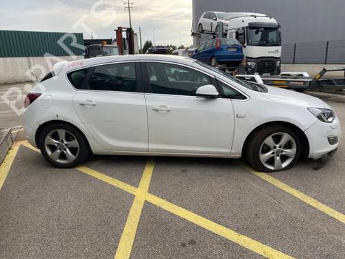 Luna custodia delantera derecha OPEL ASTRA J (P10) 2.0 CDTI (68) | BP15615033C112 