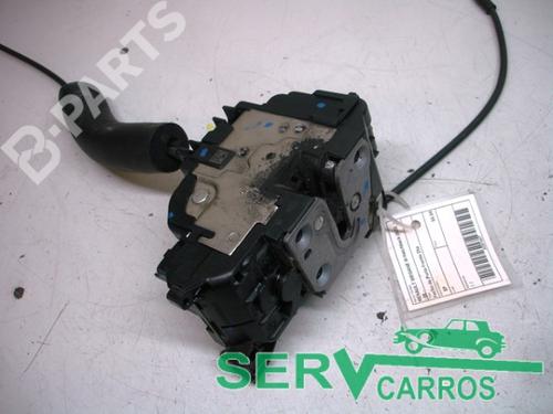 Cerradura puerta trasera izquierda RENAULT MEGANE III Hatchback (BZ0/1_, B3_) 1.5 dCi (106 hp) 825030002R