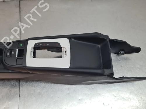 Armrest / Center console HONDA JAZZ V (GR_, GS_) 1.5 eHEV (GR3, GR6) | BP40602442I20 - Image 3