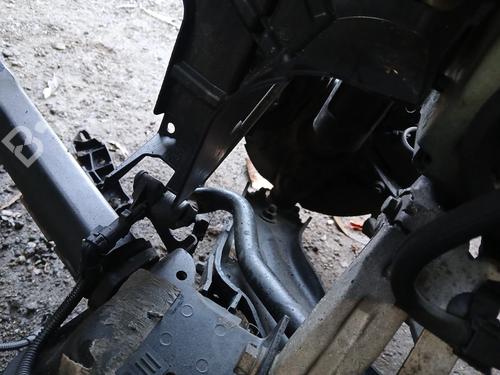 Used Right front steering knuckle Right front steering knuckle PEUGEOT 5008 II (MC_, MJ_, MR_, M4_) 1.5 BlueHDi 130 (MCYHZJ, MCYHZR, MCYHZX) (131 hp) 40602383 40602383