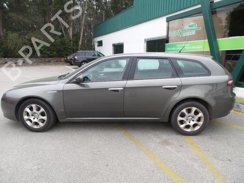 Høyre foran lås ALFA ROMEO 159 Sportwagon (939_) 1.9 JTDM 16V (939BXC1B, 939BXC12) | BP218202C97 