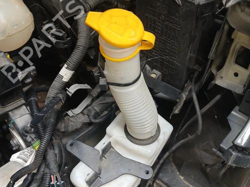 windscreen-washer-tank-fiat-500x-334_-2014-40609012 main image