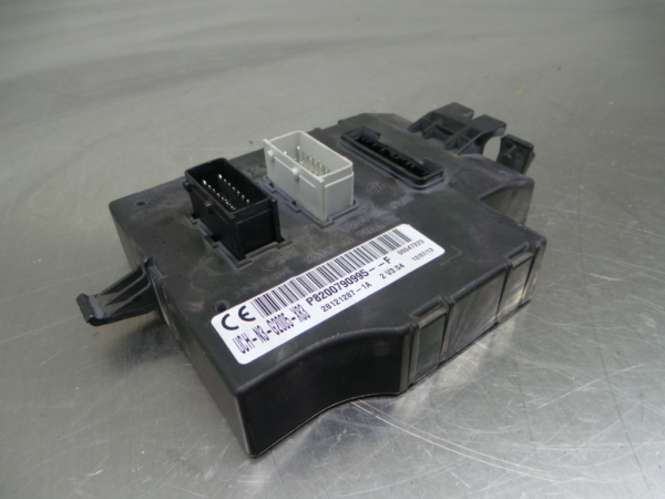 Electronic module RENAULT TRAFIC II Bus (JL) 2.0 dCi 115 4442249 
