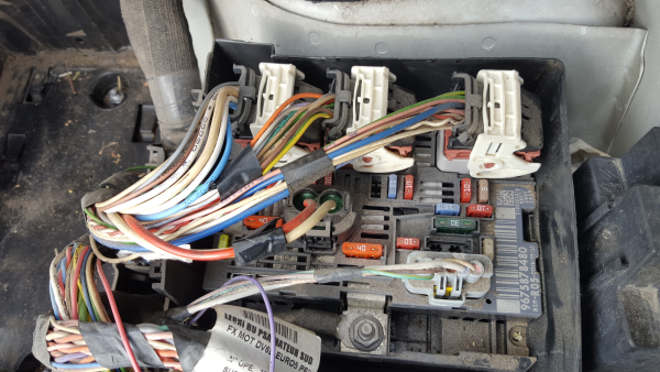 Bo te Fusibles CITRO N BERLINGO MULTISPACE B9 1 6 HDi 75 BlueHDi 