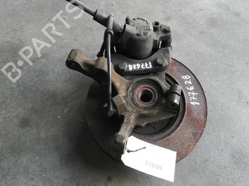 Used Left front steering knuckle RENAULT CLIO II (BB_, CB_) [1998-2016]  27735091