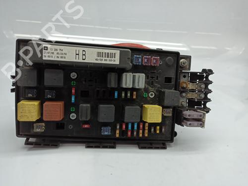 Używane Skrzynka bezpieczników OPEL ASTRA H Estate (A04) [2004-2014]  6205646