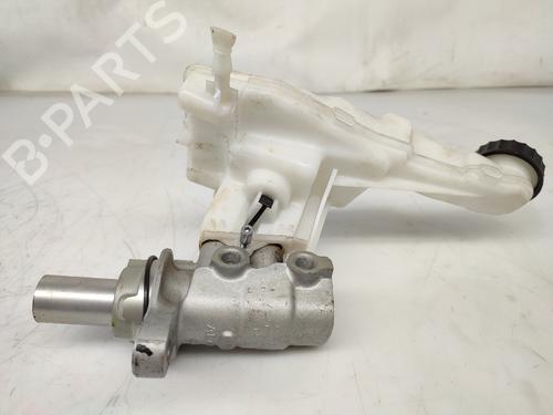 Used Brake master cylinder PEUGEOT 308 III (FB_, FH_, FP_, F3_, FM_) BlueHDi 130 (FBYHZL, FBYHZT) (131 hp) 27735802