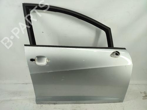 Used Right front door Right front door 20491550 20491550