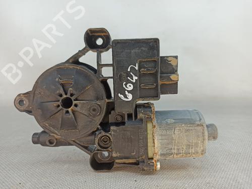 Rudehejsemotor bagstkærm venstre VW TAIGO (CS1) 1.0 TSI (110 hp) 27736398