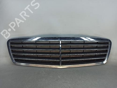 grille-mercedes-benz-c-class-t-model-s203-2001-2002-2003-2004-2005-2006-2007-25006271 main image