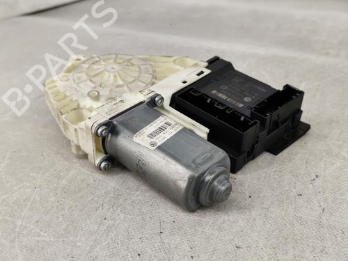 Portierruitmotor linksvoor VW PASSAT B5.5 Variant (3B6) 2.0 TDI | BP25038891E21 