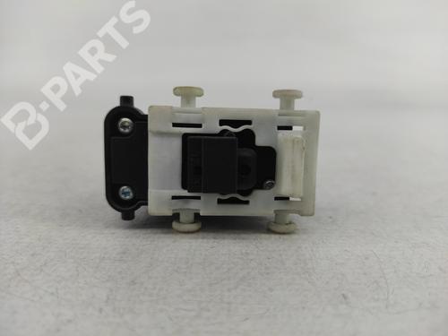 Commutateur MERCEDES-BENZ C-CLASS (W203) C 220 CDI (203.006, 203.008) | BP8176852I30