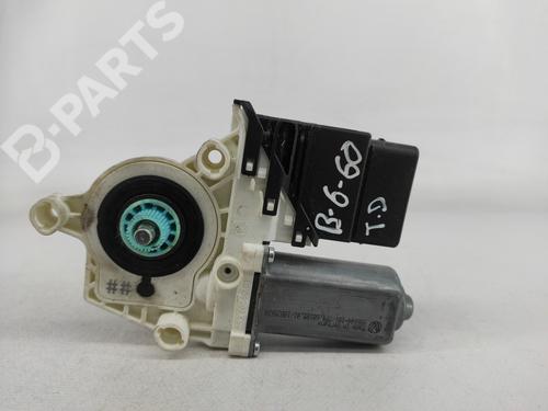 Portierruitmotor rechtsachter VW TOURAN (1T1, 1T2) 1.9 TDI (100 hp) 8188673