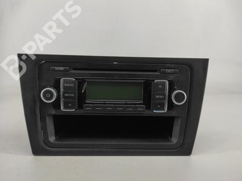 Used Radio VW GOLF VI (5K1) 1.6 TDI (105 hp) 8245116