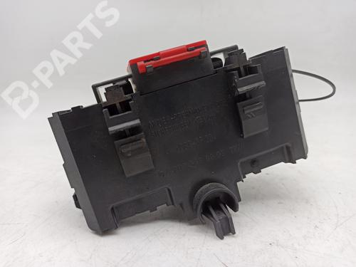 Caixa de fusíveis MERCEDES-BENZ C-CLASS (W203) C 180 (203.035) (129 hp) 8598805