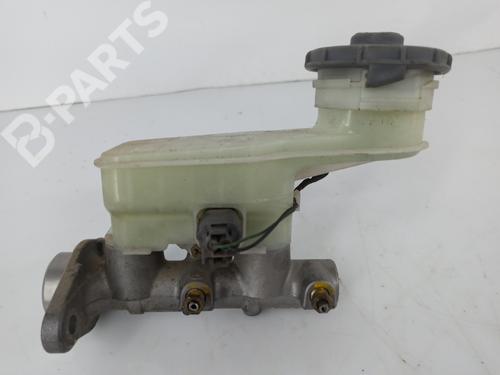 Used Brake master cylinder HONDA JAZZ II (GD_, GE3, GE2) 1.2 i-DSI (GD5, GE2) (78 hp) 9215494