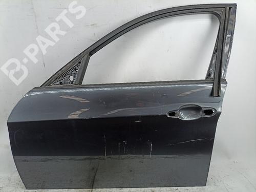 Left front door BMW 3 (E90) 320 i com alguns riscos