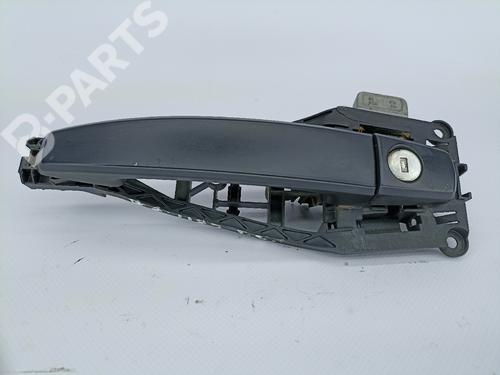 Używane Klamka zewnętrzna drzwi przednich lewych OPEL CORSA D (S07) 1.2 LPG (L08, L68) (80 hp) 10005372