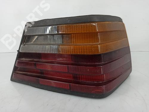 Farolim direito MERCEDES-BENZ 124 Saloon (W124) [1984-1993]null PEQUENO DANO