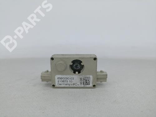 Engine control unit (ECU) BMW 3 (E90) 320 i AMPLIFICADOR DE ANTENA
