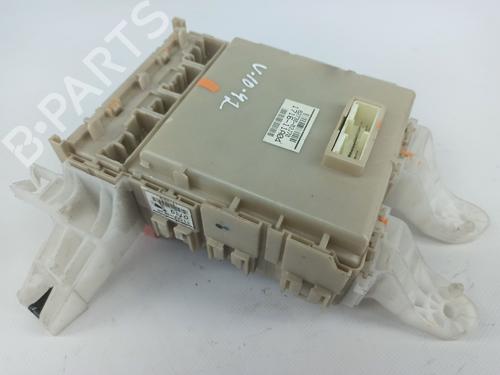 Fuse box TOYOTA AURIS (_E15_) 1.4 D-4D (NDE150_, NDE150R) 8273002J70
