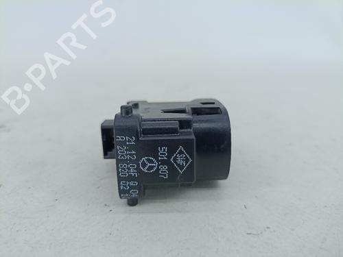 Right front window switch MERCEDES-BENZ C-CLASS (W203) C 230 Kompressor (203.040) | BP13533278I26 