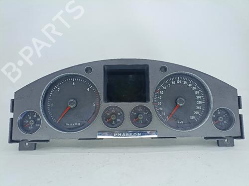 Instrument cluster VW PHAETON (3D1, 3D2, 3D3, 3D4, 3D6, 3D7, 3D8, 3D9) 5.0 V10 TDI 4motion 3D0920881S