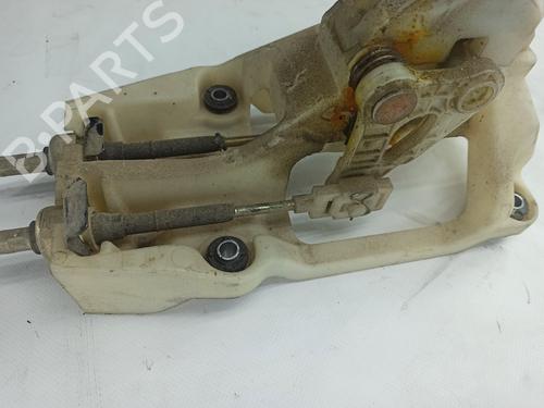 Gear lever KIA SPORTAGE II (JE_, KM_) 2.0 CRDi 4WD | BP15832954M90 