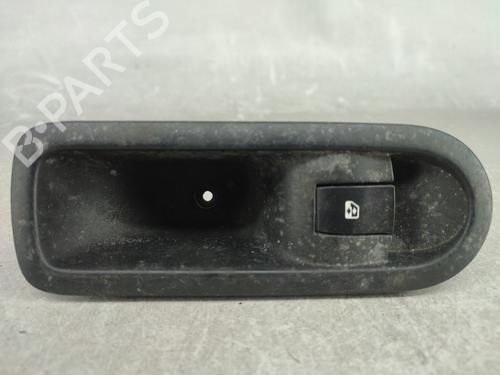 Right rear window switch RENAULT MEGANE II (BM0/1_, CM0/1_) 1.5 dCi (BM0F, BM0T, BM2B, CM0F, CM0T) (82 hp) 156015540