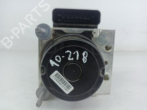 Used ABS pump TOYOTA YARIS (_P13_) 1.0 (KSP130_, KSP130) (69 hp) 16495107
