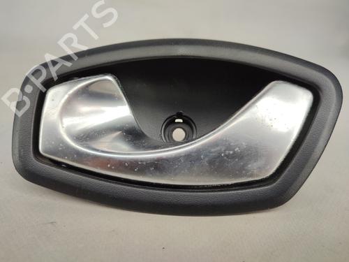 Venstre bagtil invendig håndtag RENAULT CLIO IV (BH_) 0.9 TCe 90 (BHNF, BHMA, BHMH, BHJK, BHJR) (90 hp) 17005350