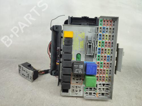 Fuse box OPEL ZAFIRA A MPV (T98) 2.0 DTI 16V (F75) 24431677