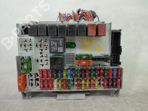 Caja reles / fusibles OPEL ZAFIRA A MPV (T98) 1.6 16V (F75) (101 hp) 17655966