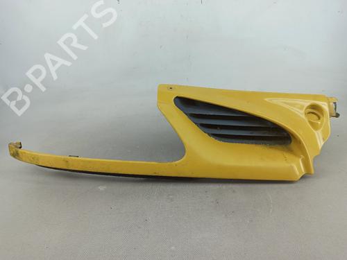 Grille RENAULT MEGANE I Coach (DA0/1_) 1.6 e (DA0F) (90 hp) DIREITA