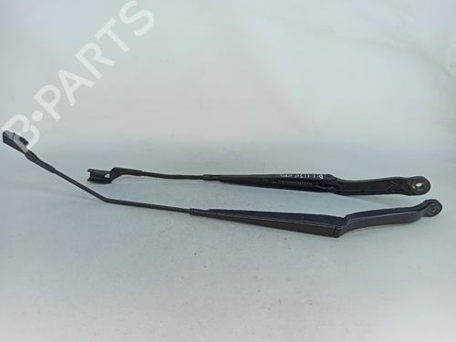 Used Front windshield wiper arm FIAT 500X (334_) 1.0 (334.AXN1B) (120 hp) 17813194