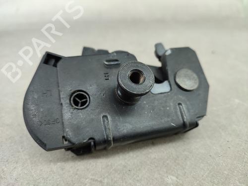 Used Tailgate lock VOLVO XC90 I (275) D5 AWD (185 hp) 17964225