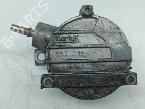 Used Vacuum pump PEUGEOT 106 I (1A, 1C) 1.4 D (50 hp) 18834307