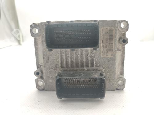 Calculateur moteur (ecu) FIAT PUNTO (188_) 1.2 16V 80 (188.233, .235, .253, .255, .333, .353, .639,... (80 hp) 20974737
