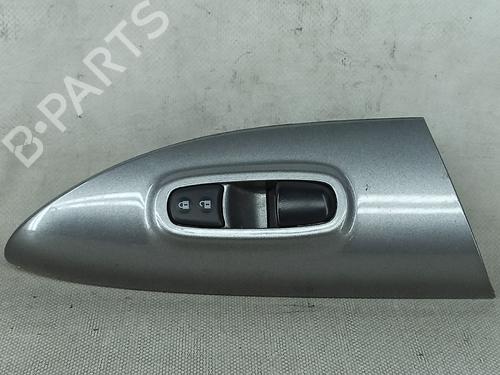 Used Right front window switch NISSAN JUKE (F15) 1.5 dCi (110 hp) 21066782