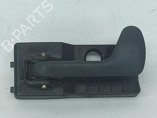 Used Front left interior door handle FIAT PUNTO (176_) 60 1.2 (176AP, 176AR, 176AQ, 176BB) (60 hp) 22421052