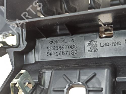 Air vent PEUGEOT 2008 II (UD_, US_, UY_, UJ_, UR_, UC_) 1.2 PureTech 100 (USHNK) | BP22765930I21 