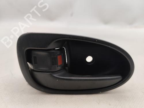 Venstre fortil invendig håndtag TOYOTA YARIS (_P9_) 1.4 D-4D (NLP90_, NLP90R) 692060D90