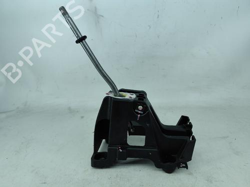 Used Gear lever PEUGEOT 108 1.2 (82 hp) 24512105